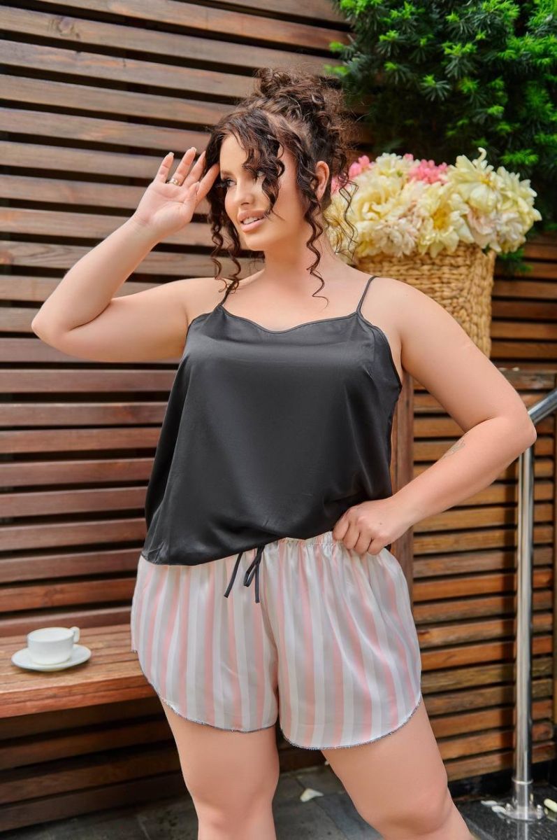 Шовкова піжама plus size: чорна майка та шорти в смужку