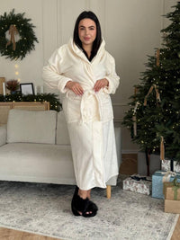Молочний махровий халат з капюшоном і поясом plus size