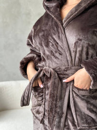 Махровий халат plus size з капюшоном, коричневий