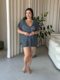Ажурна пляжна туніка plus size з V-вирізом, сіра
