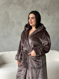 Махровий халат plus size з капюшоном, коричневий