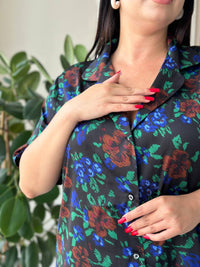 Шовкова нічна сорочка з квітковим принтом plus size