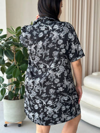 Нічна сорочка plus size зі штучного шовку з квітковим принтом
