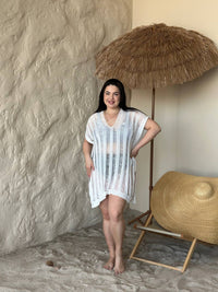 Біла ажурна пляжна туніка plus size у вертикальну смужку