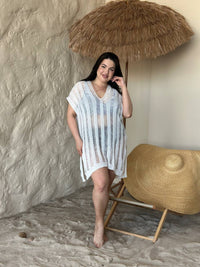 Біла ажурна пляжна туніка plus size у вертикальну смужку