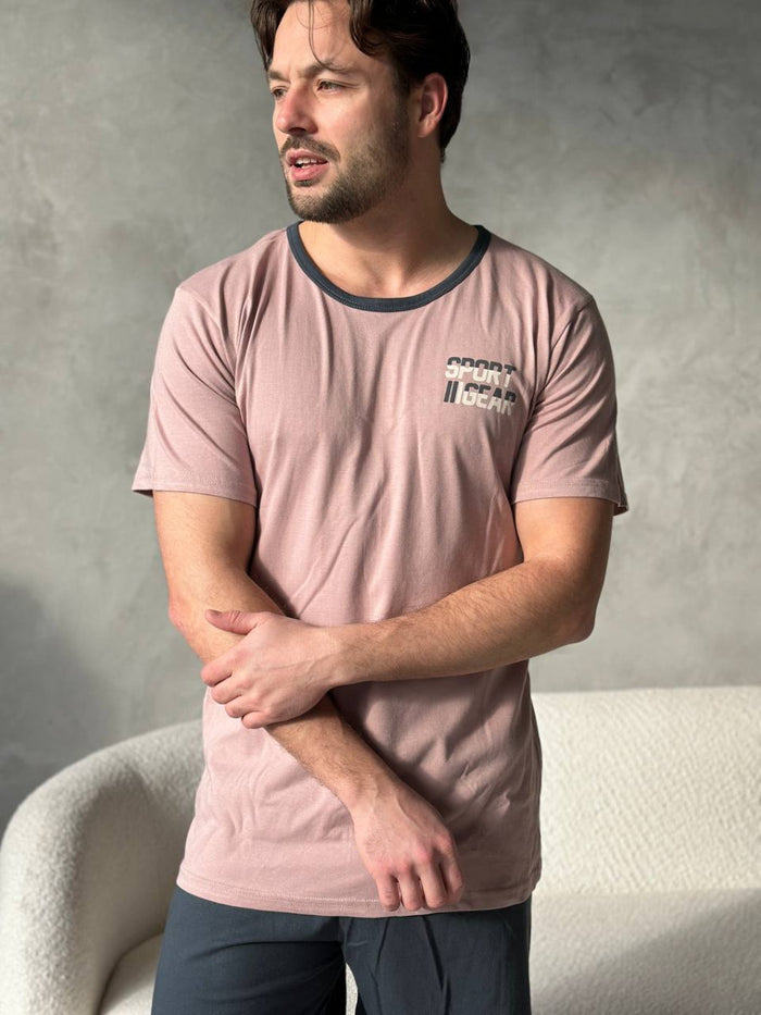 Чоловіча піжама з бавовни: пудрова футболка та темні шорти