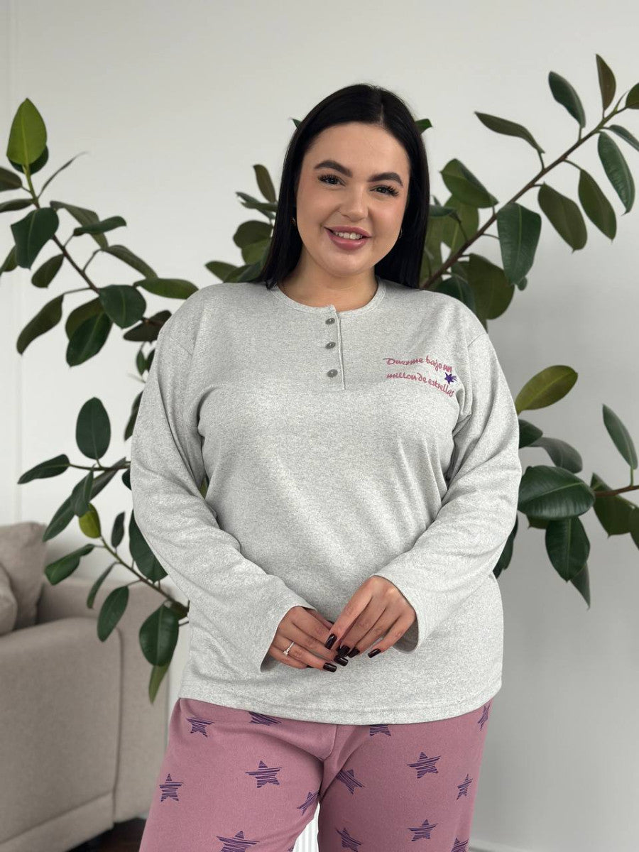 Піжама plus size з лонгслівом і штанами в зірочку, мікрофліс