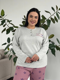 Піжама plus size з лонгслівом і штанами в зірочку, мікрофліс