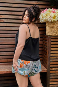 Атласна піжама plus size: чорна майка з мереживом і шорти з принтом