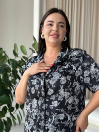 Нічна сорочка plus size зі штучного шовку з квітковим принтом