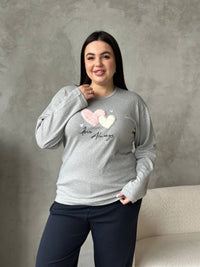 Жіноча піжама plus size з лонгслівом і штанами, сіра з сердечками