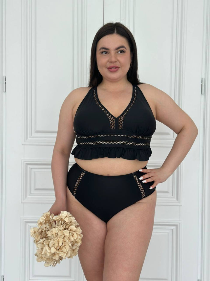 Чорний роздільний купальник plus size з ажурними вставками та рюшею