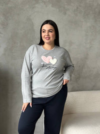 Жіноча піжама plus size з лонгслівом і штанами, сіра з сердечками