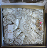 Велюрова скатертина з мереживом 160×300 см + 12 серветок